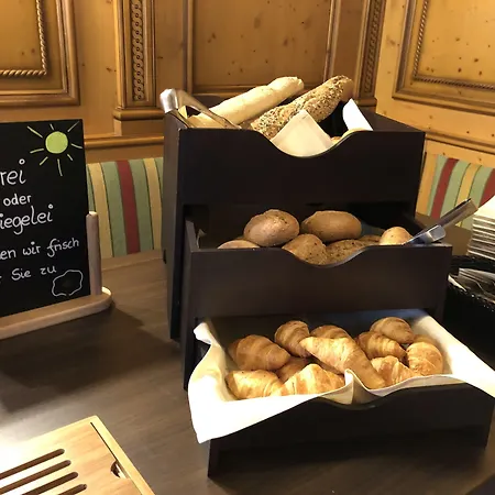 Restaurant Schiff Hotel 3*